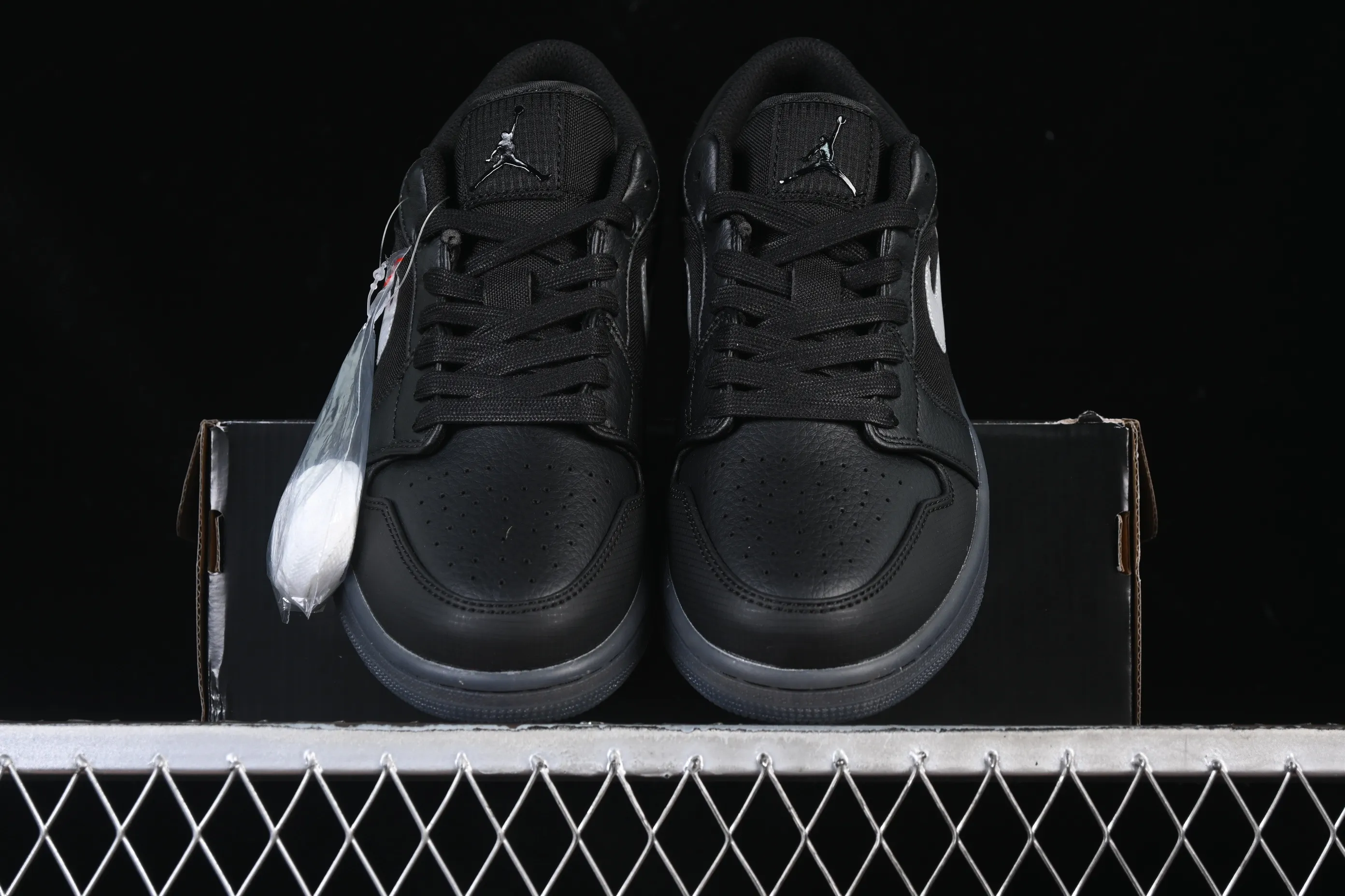 All categories Air Jordan Jordan series basketball shoes Air Jordan 1 Low Air Jordan 1 Low AJ1 Joe 1 black and white canvas leather low-top cultural basketball shoes HV5968-001